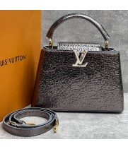 Сумка Louis Vuitton Capucines BB Grey Metallic