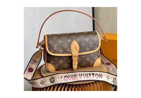Сумка Louis Vuitton Diane Monogram