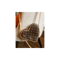 Сумка Louis Vuitton Game On Coeur коричневая